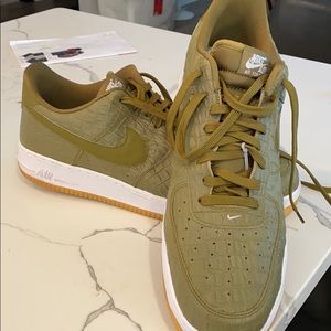 Green croc print leather Nike Air Force 1 size 17